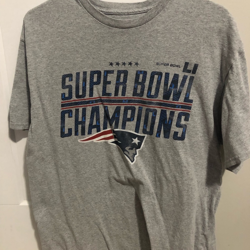 2 New England Patriots T Shirts